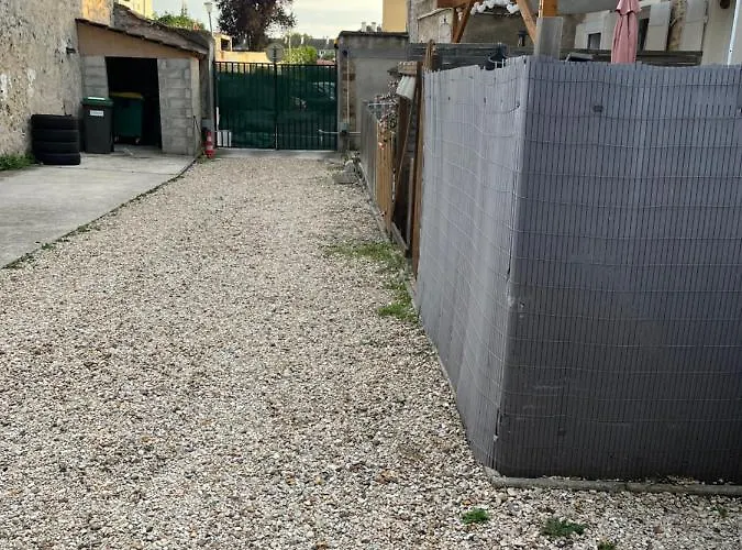 Joli Proche Gare Apartament *